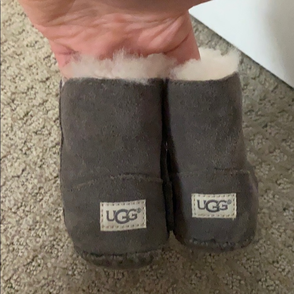 2/3 I Caden Grey Ugg